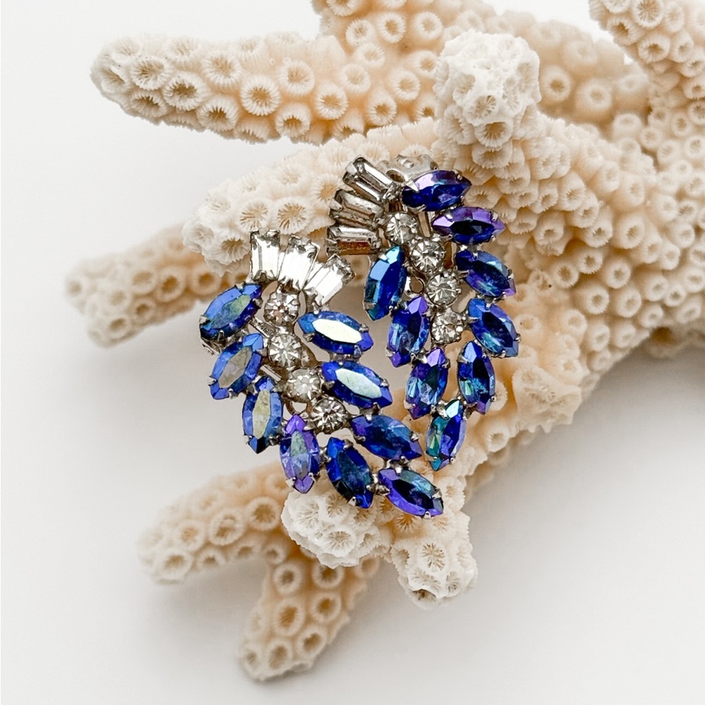Vintage Blue and Silver B. David signed Rhinestone Crystal Clip-on Earrings - Picture 4 of 16